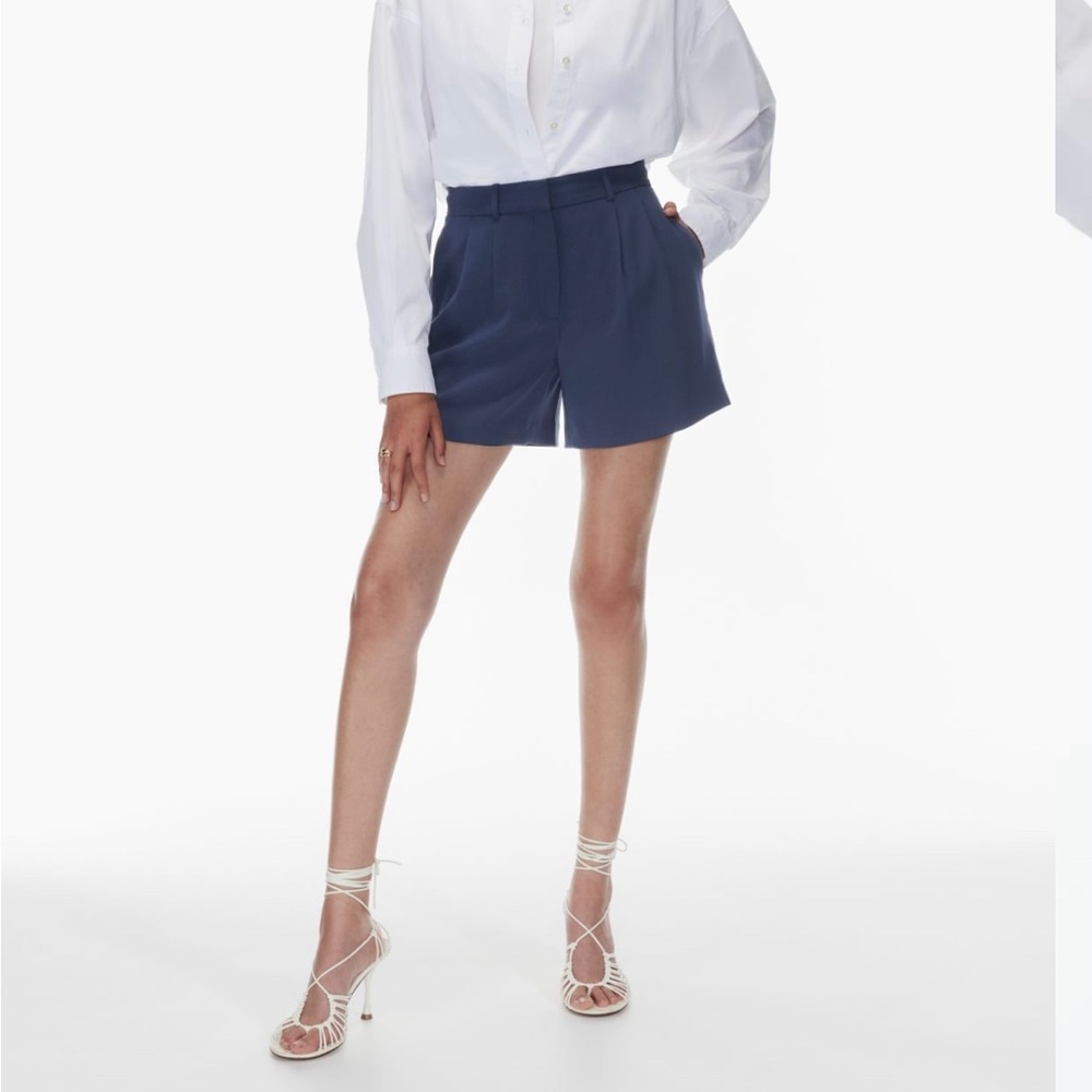 Babaton aritzia pleated shorts - size 2